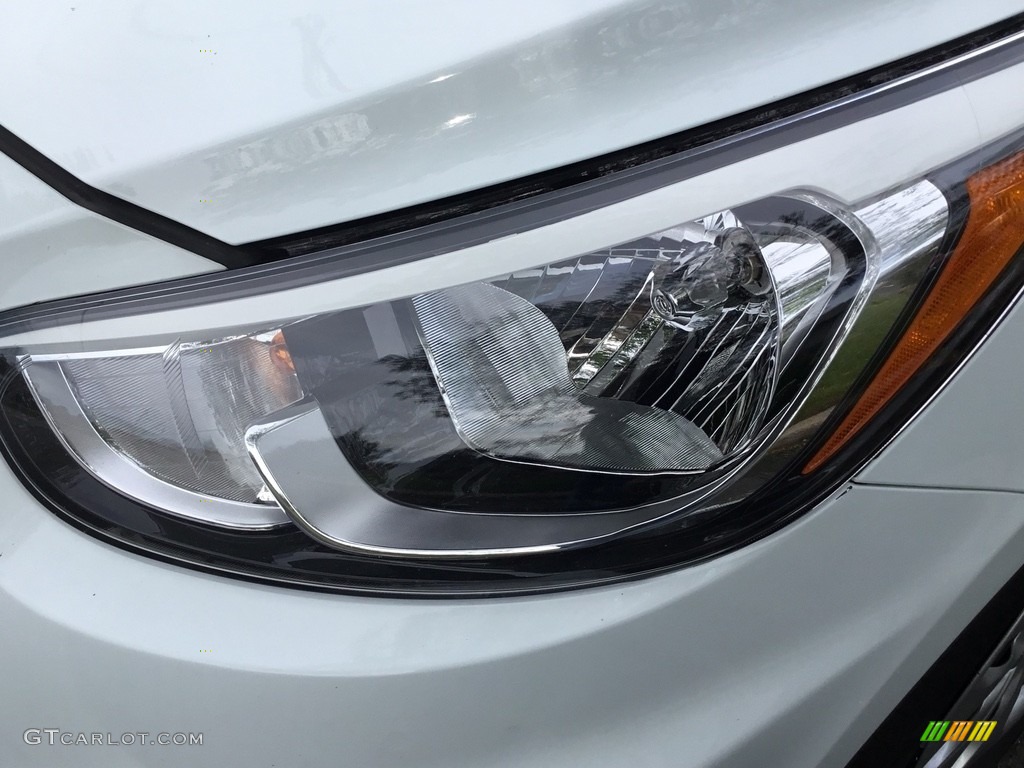 2016 Accent SE Sedan - Century White / Beige photo #27