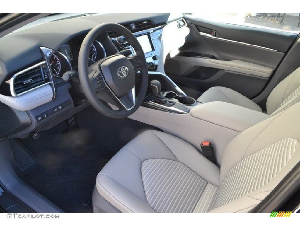 2018 Camry SE - Midnight Black Metallic / Ash photo #5