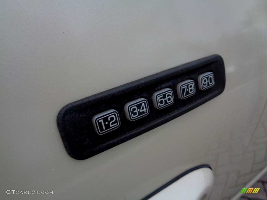 2003 LS V8 - Ivory Parchment Metallic / Espresso/Medium Light Stone photo #36