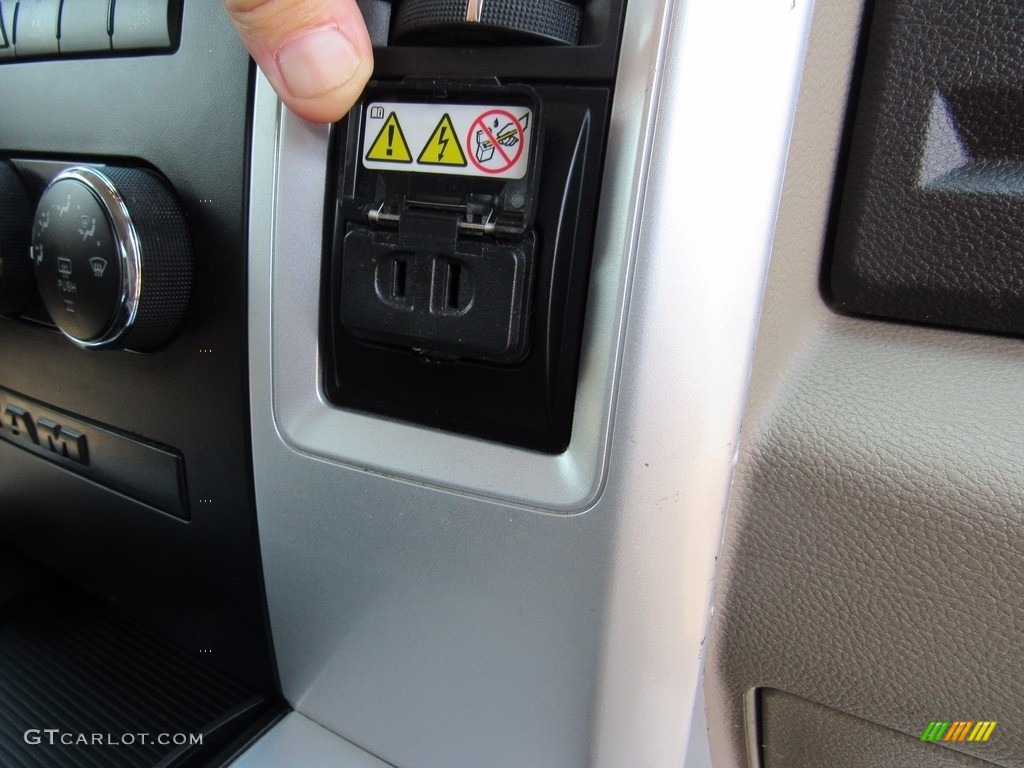 2011 Ram 2500 HD SLT Mega Cab 4x4 - Deep Water Blue Pearl / Light Pebble Beige/Bark Brown photo #34