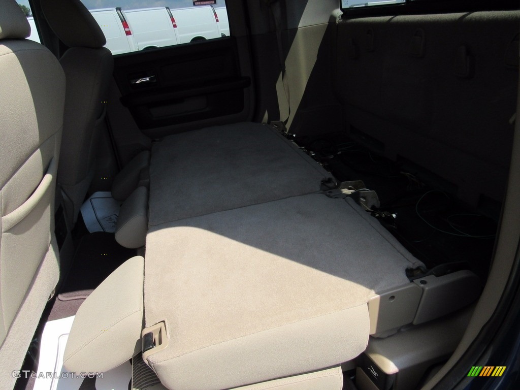 2011 Ram 2500 HD SLT Mega Cab 4x4 - Deep Water Blue Pearl / Light Pebble Beige/Bark Brown photo #43