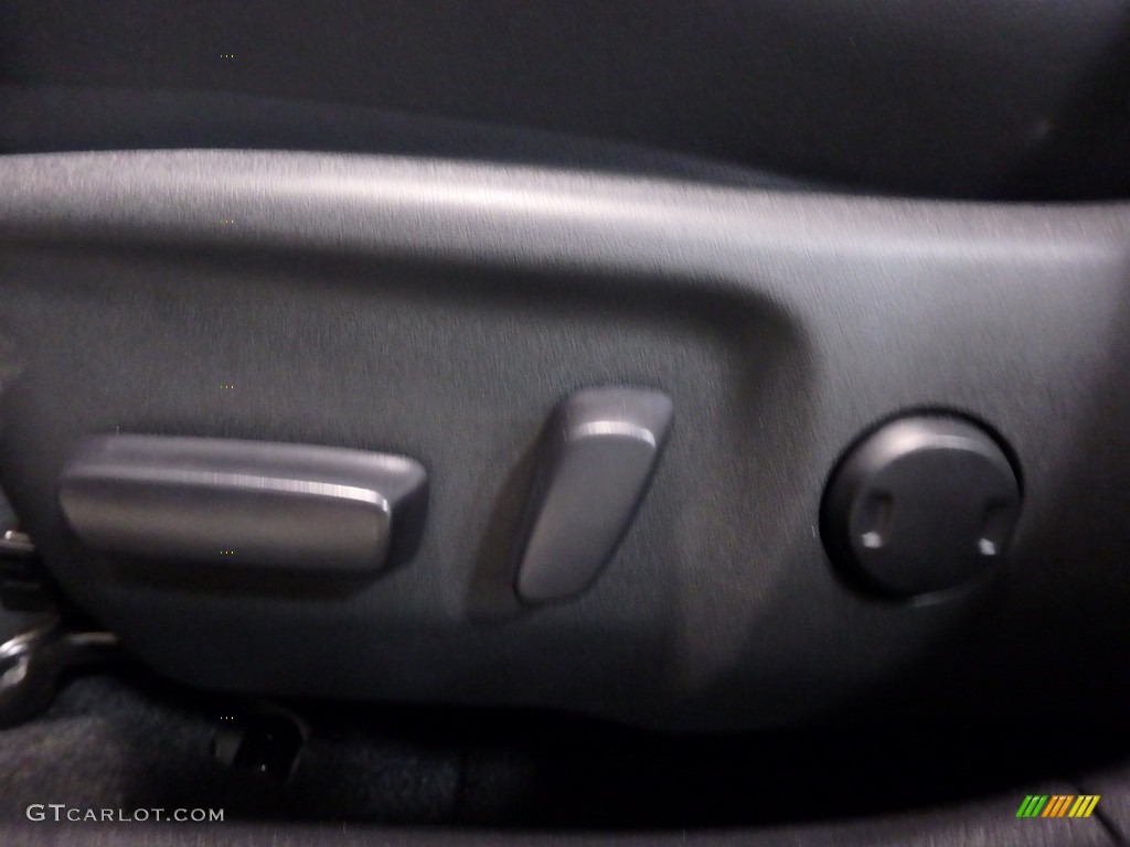 2017 Camry SE - Midnight Black Metallic / Black photo #11