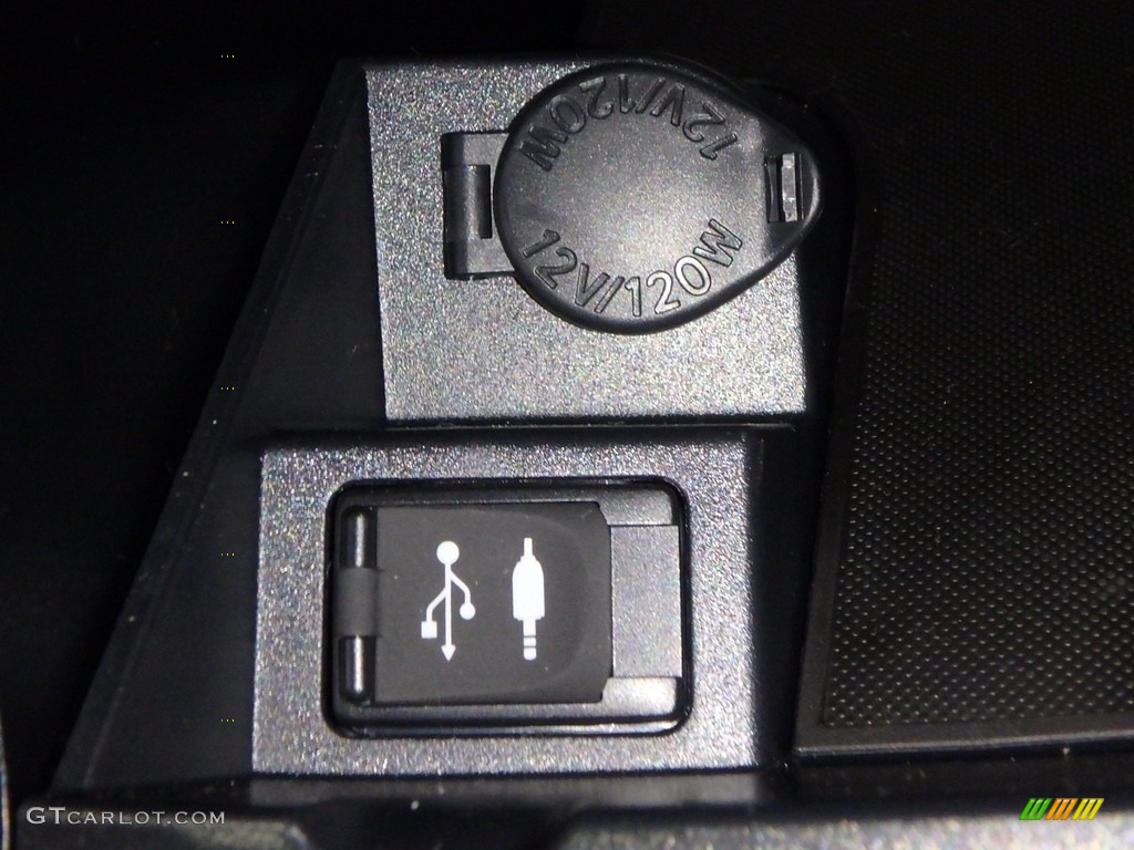 2017 Camry SE - Midnight Black Metallic / Black photo #14