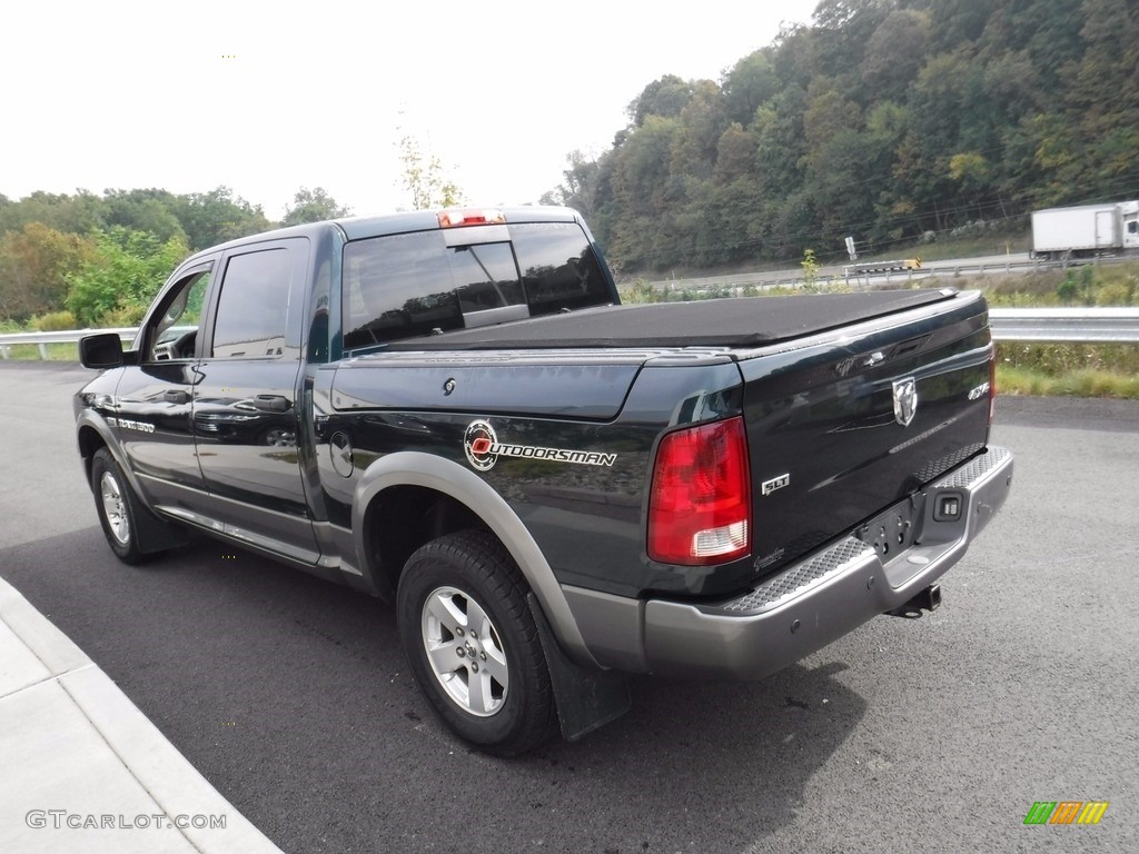 2011 Ram 1500 SLT Crew Cab 4x4 - Hunter Green Pearl / Dark Slate Gray/Medium Graystone photo #11