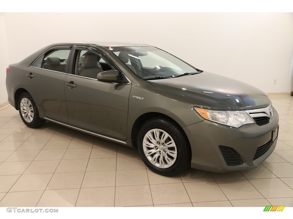 2013 Camry Hybrid LE - Cypress Green Metallic / Light Gray photo #1