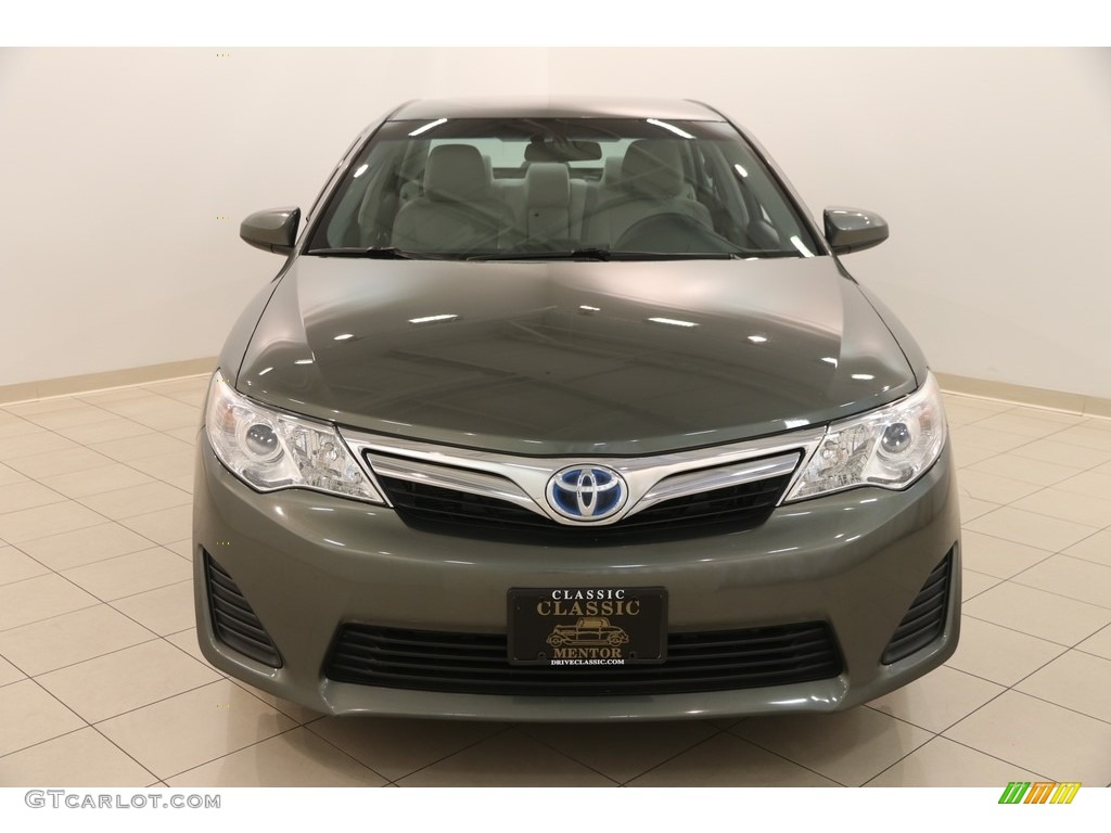 2013 Camry Hybrid LE - Cypress Green Metallic / Light Gray photo #2