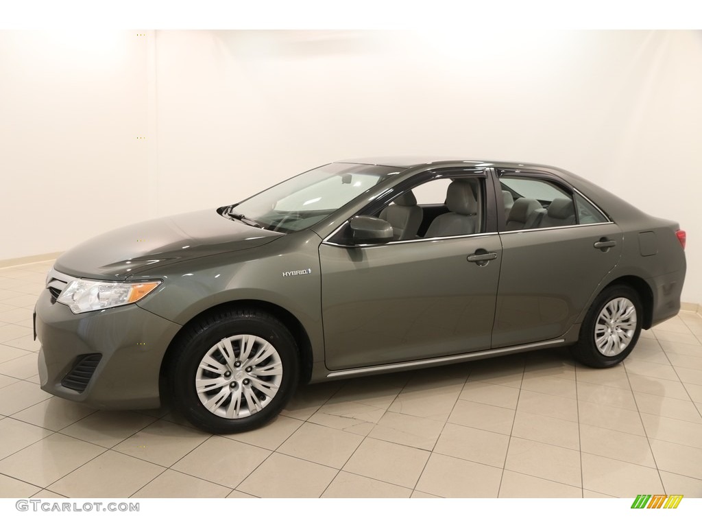 2013 Camry Hybrid LE - Cypress Green Metallic / Light Gray photo #3