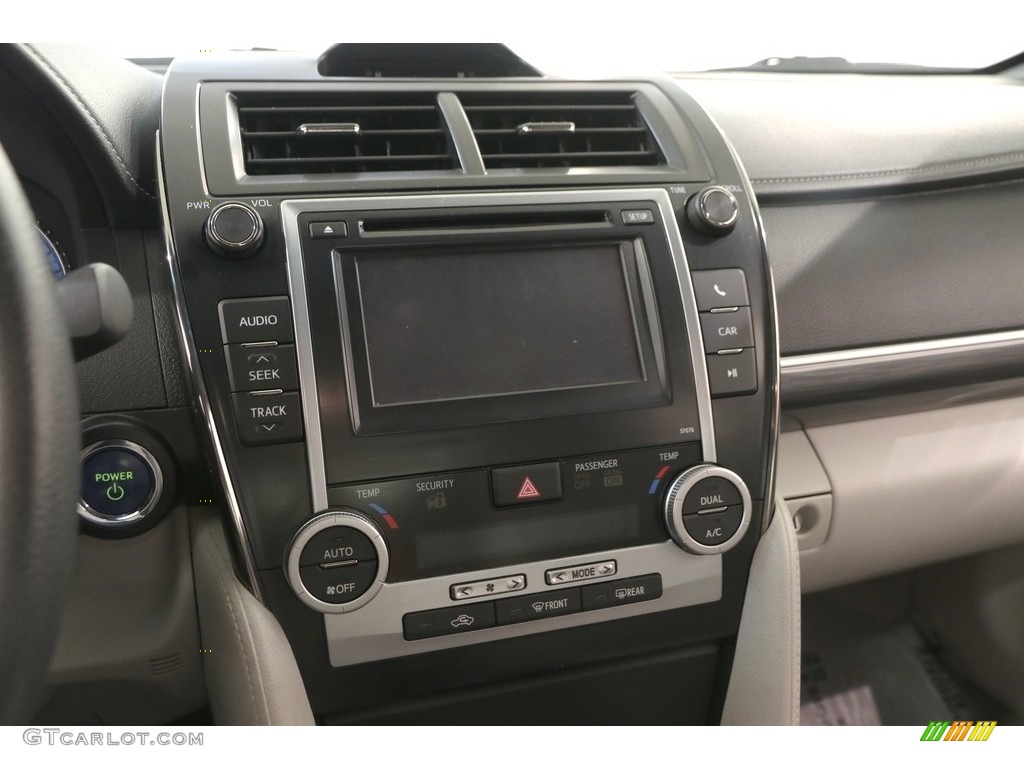 2013 Camry Hybrid LE - Cypress Green Metallic / Light Gray photo #8
