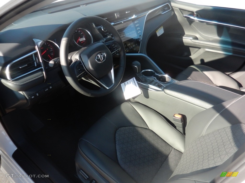 2018 Camry XSE - Wind Chill Pearl / Black photo #3