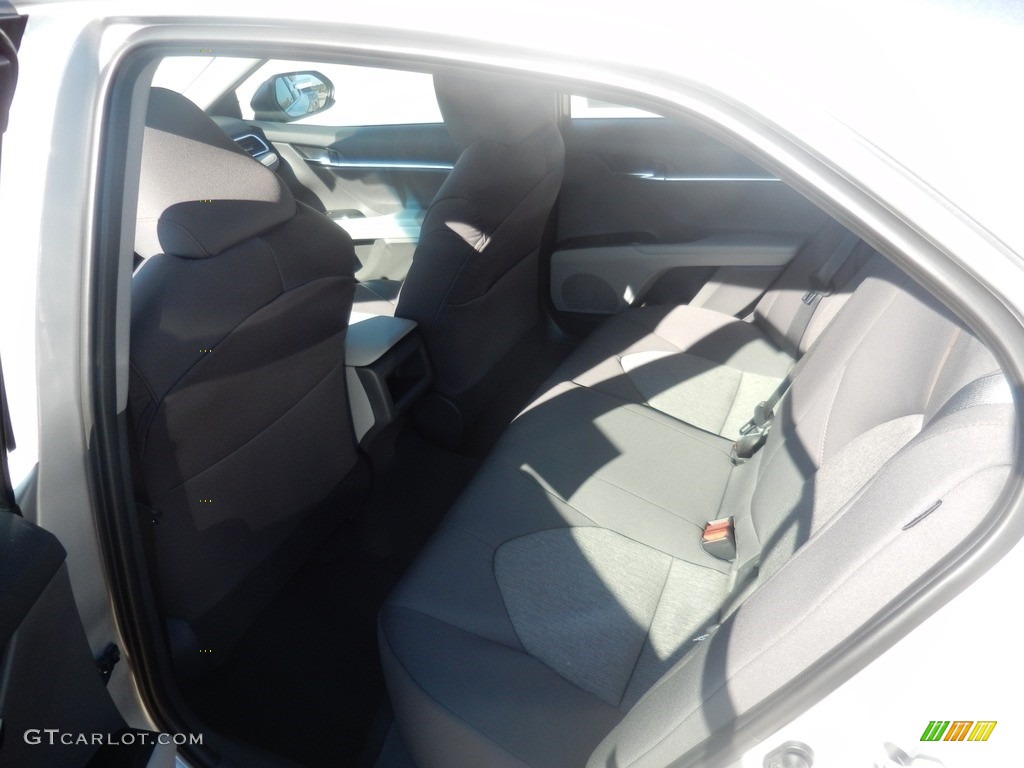 2018 Camry LE - Celestial Silver Metallic / Ash photo #5