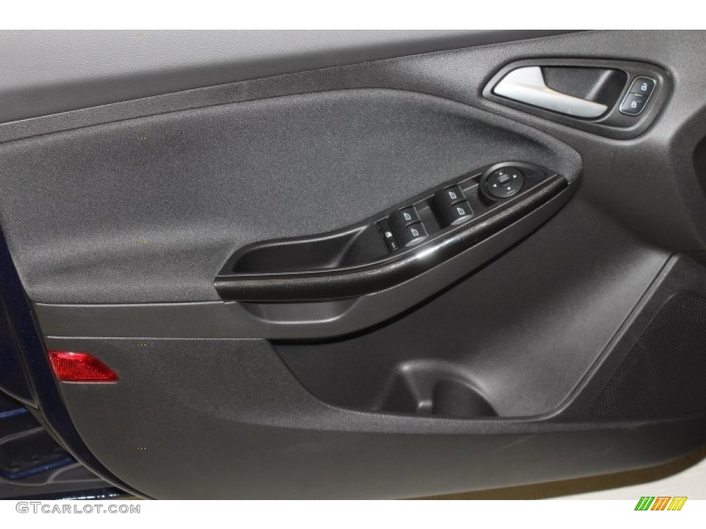 2017 Focus Titanium Hatch - Kona Blue / Charcoal Black photo #8