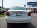 2001 Vibrant White Ford Taurus SES  photo #4