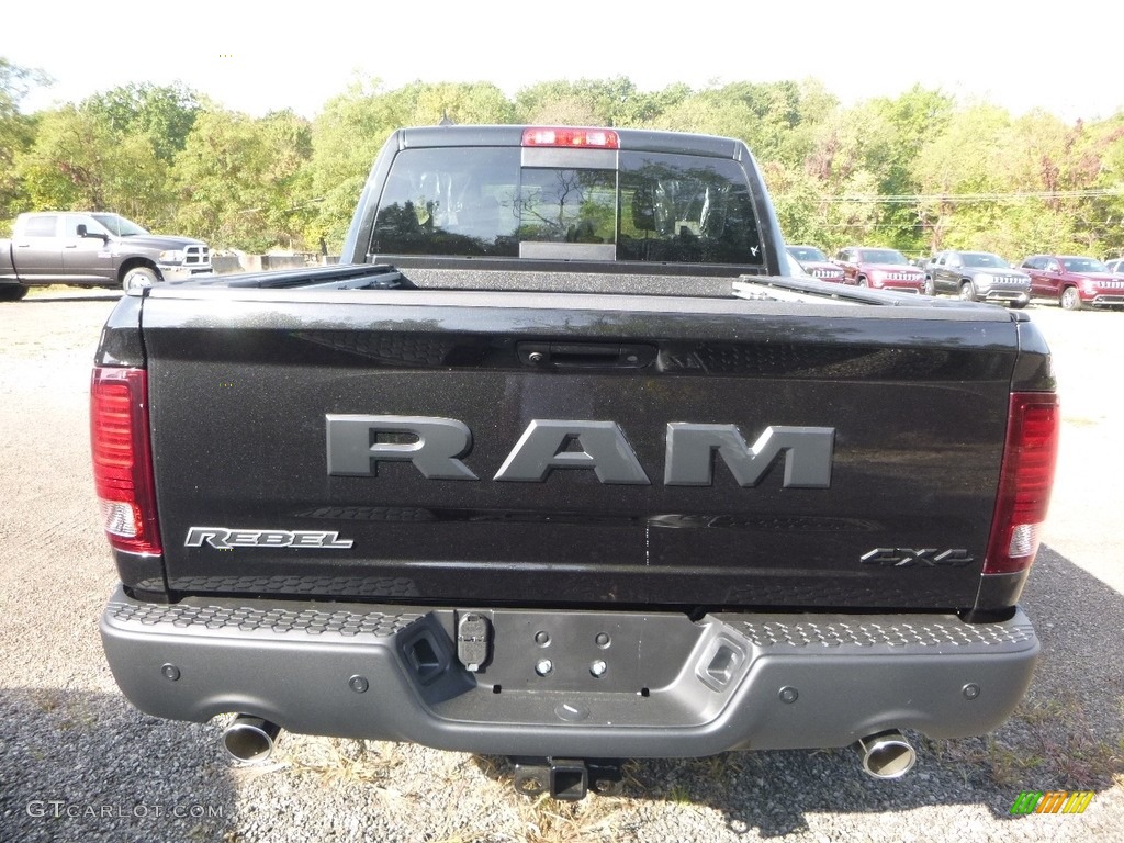 2018 1500 Rebel Crew Cab 4x4 - Brilliant Black Crystal Pearl / Black photo #4