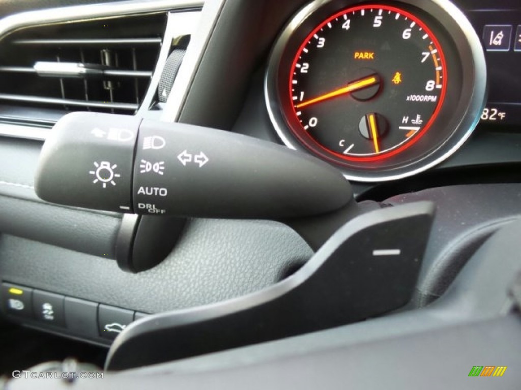 2018 Toyota Camry XSE V6 Controls Photo #122952562