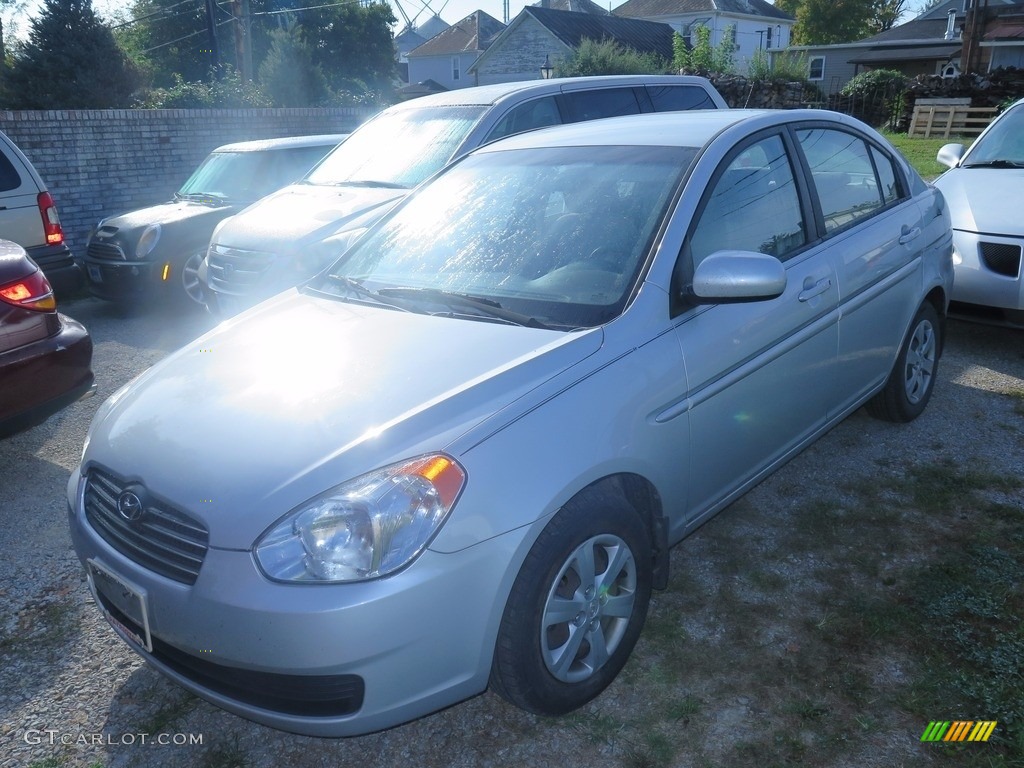 2010 Accent GLS 4 Door - Platinum Silver / Gray photo #3