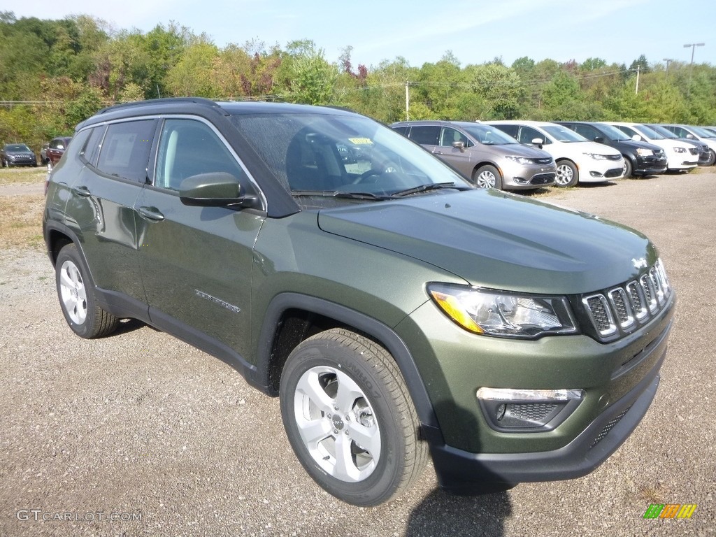 2018 Compass Latitude 4x4 - Olive Green Pearl / Black photo #7