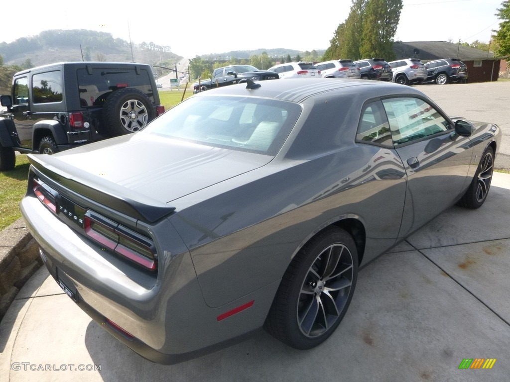 2018 Challenger 392 HEMI Scat Pack Shaker - Destroyer Gray / Black photo #5