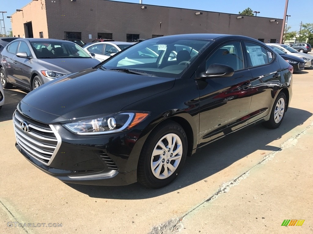 2018 Elantra SE - Phantom Black / Black photo #1