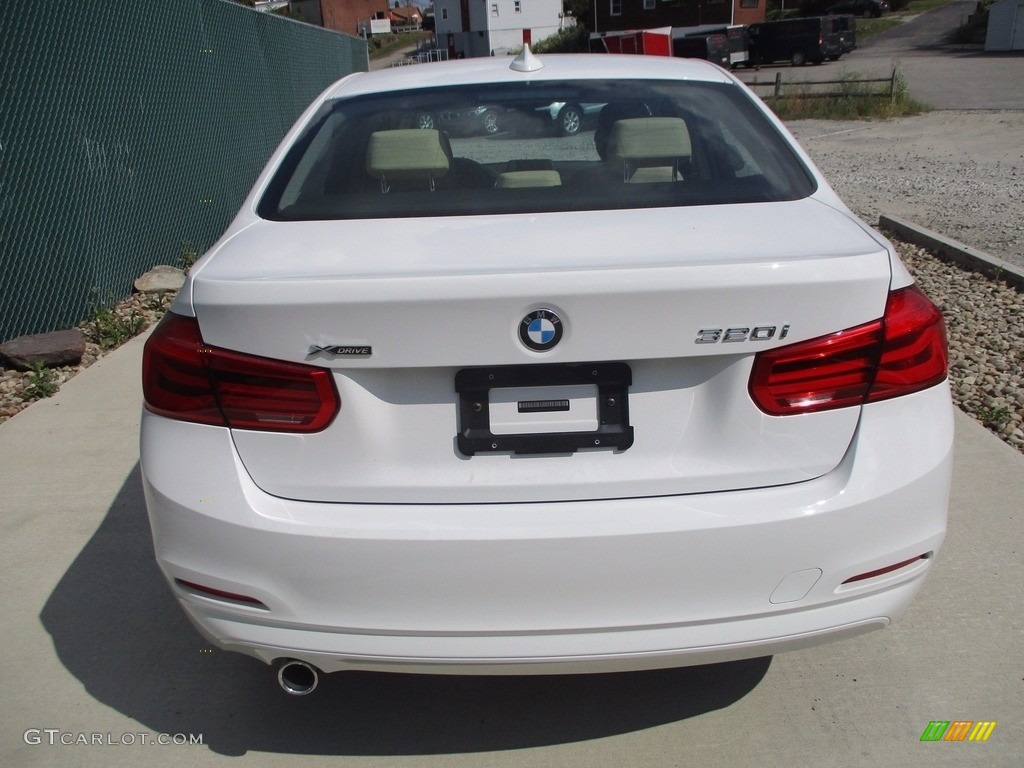 2018 3 Series 320i xDrive Sedan - Alpine White / Venetian Beige photo #4