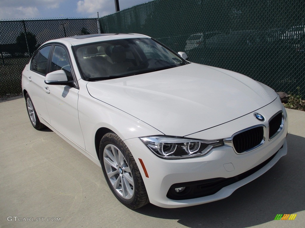 2018 3 Series 320i xDrive Sedan - Alpine White / Venetian Beige photo #6