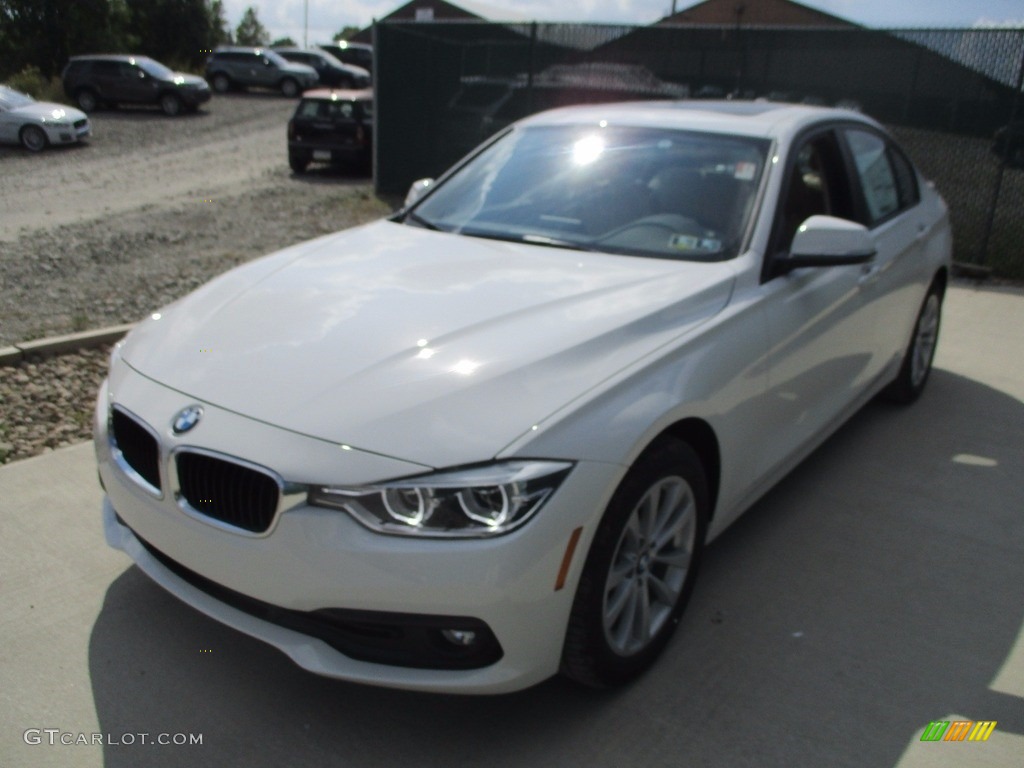 2018 3 Series 320i xDrive Sedan - Alpine White / Venetian Beige photo #8