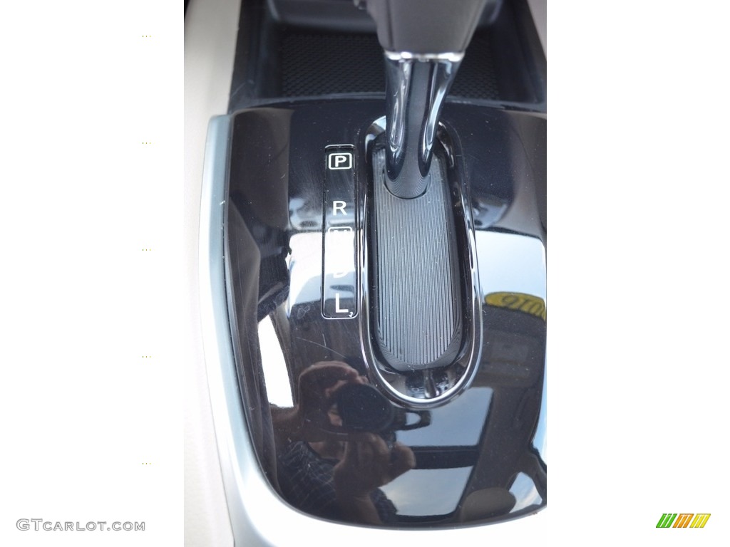 2016 Rogue S AWD - Arctic Blue Metallic / Almond photo #23