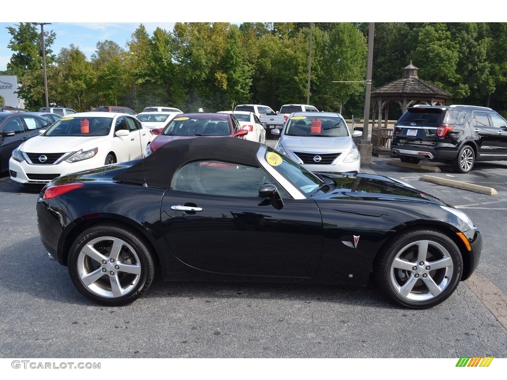 2006 Solstice Roadster - Mysterious Black / Ebony photo #2