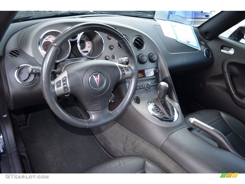 2006 Solstice Roadster - Mysterious Black / Ebony photo #10