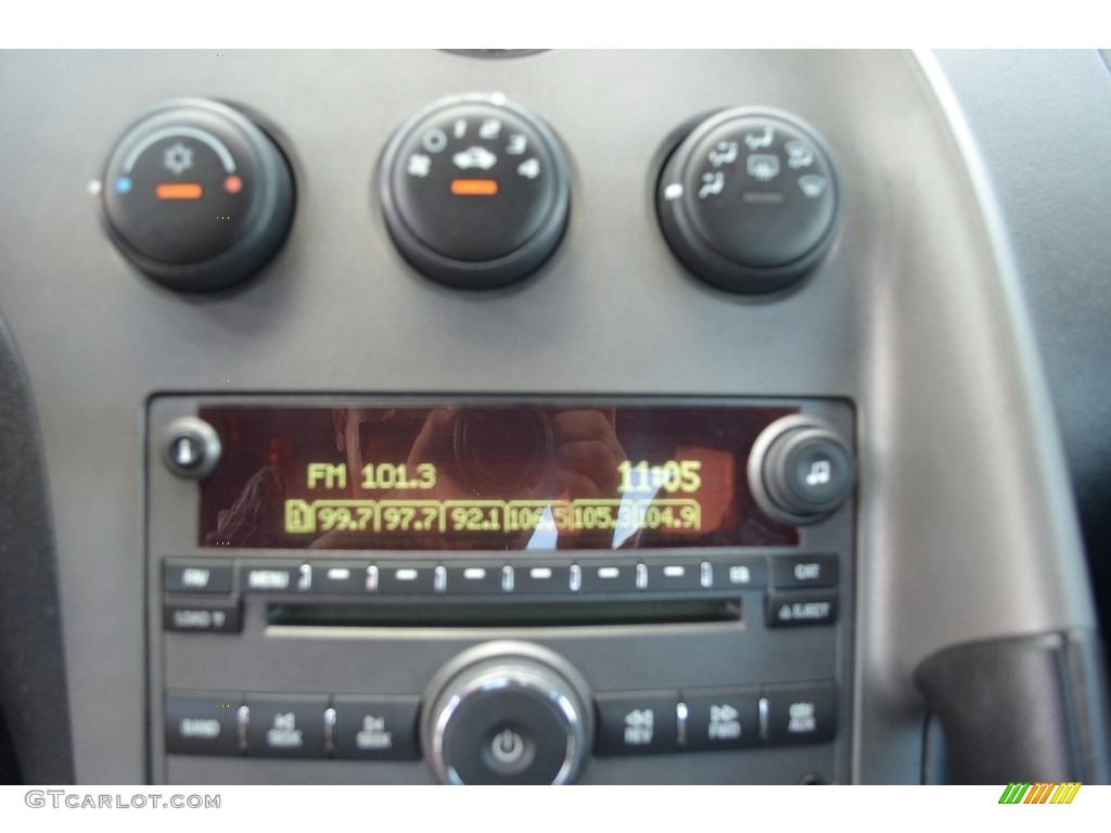 2006 Solstice Roadster - Mysterious Black / Ebony photo #13