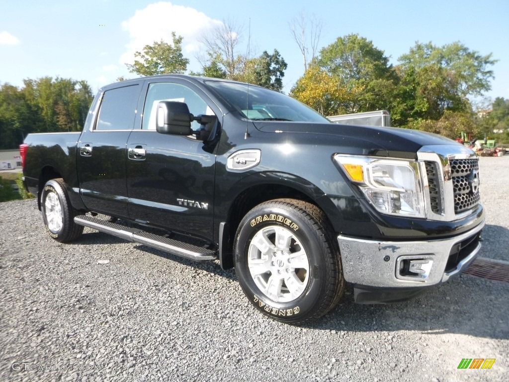 Magnetic Black 2017 Nissan Titan SV Crew Cab 4x4 Exterior Photo #122965365