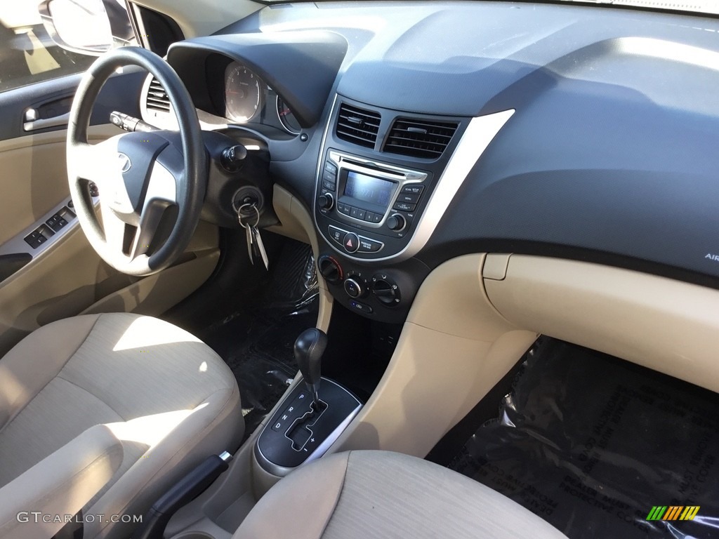 2016 Accent SE Sedan - Misty Beige / Beige photo #24