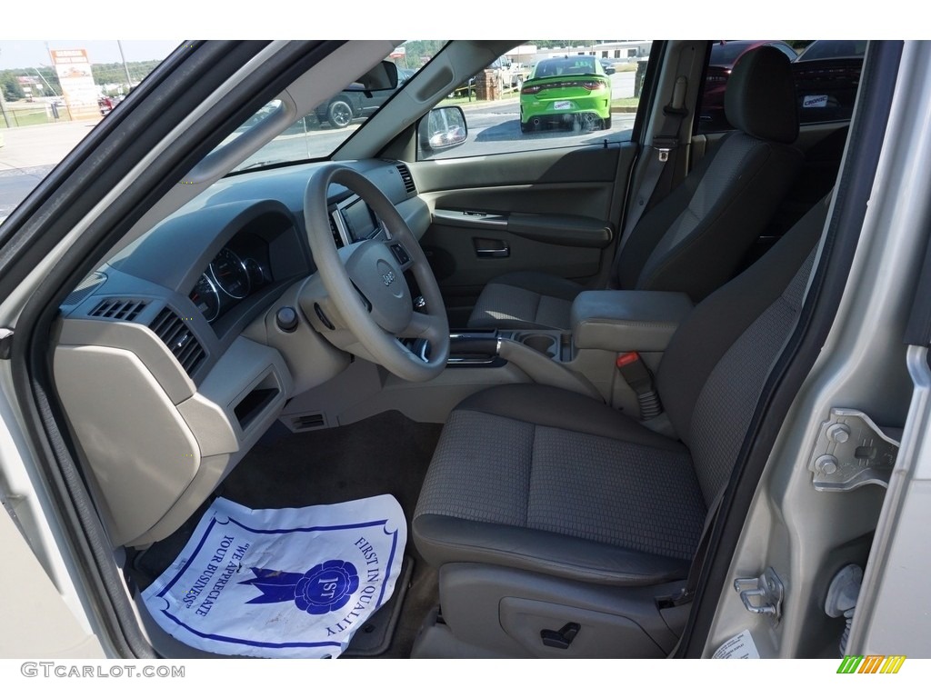 2009 Grand Cherokee Laredo - Light Graystone Pearl / Medium Khaki/Dark Khaki photo #9