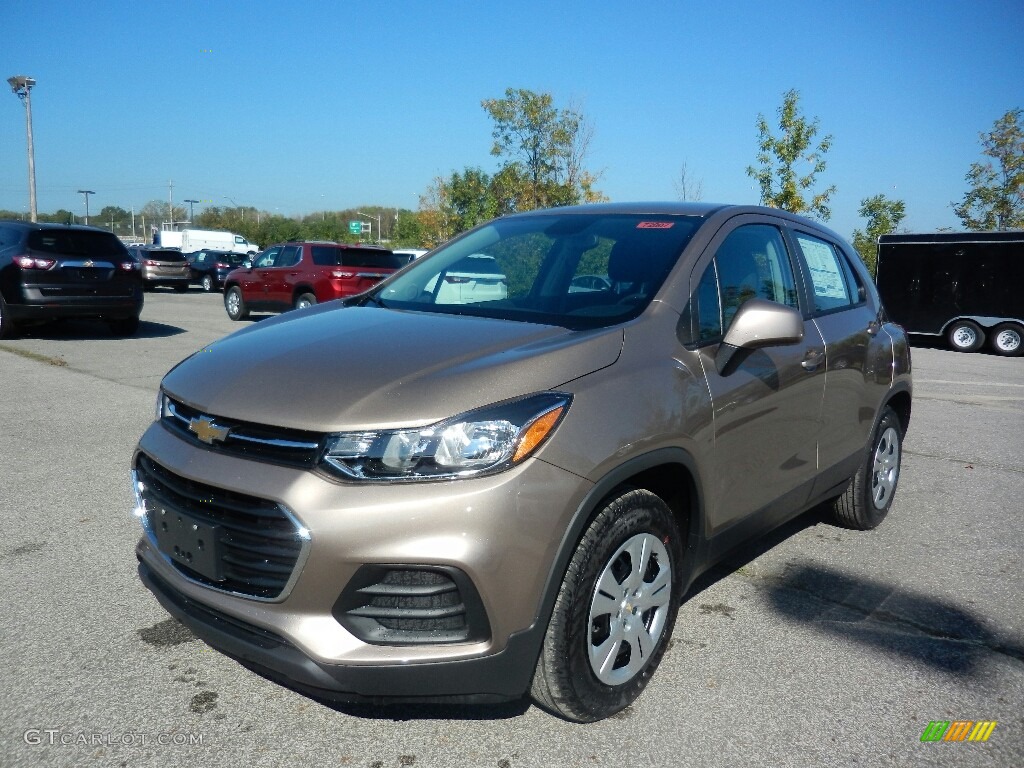 Sandy Ridge Metallic 2018 Chevrolet Trax LS Exterior Photo #122977209