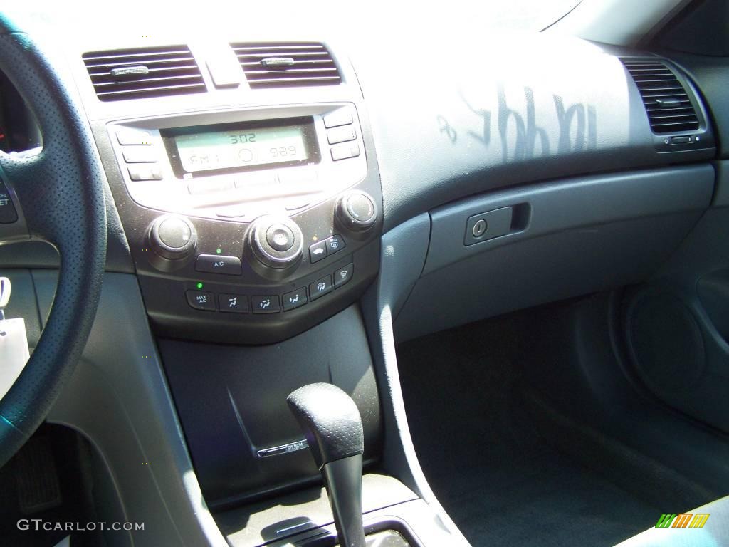 2006 Accord LX Coupe - Alabaster Silver Metallic / Gray photo #16