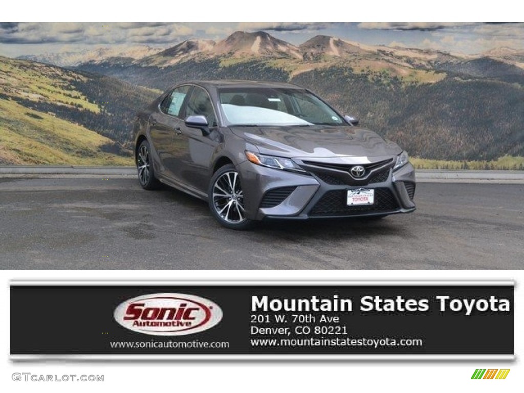 2018 Camry SE - Predawn Gray Mica / Black photo #1