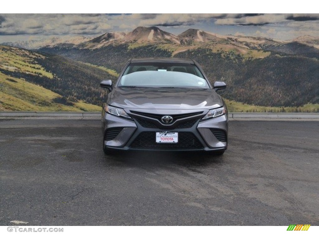 2018 Camry SE - Predawn Gray Mica / Black photo #2