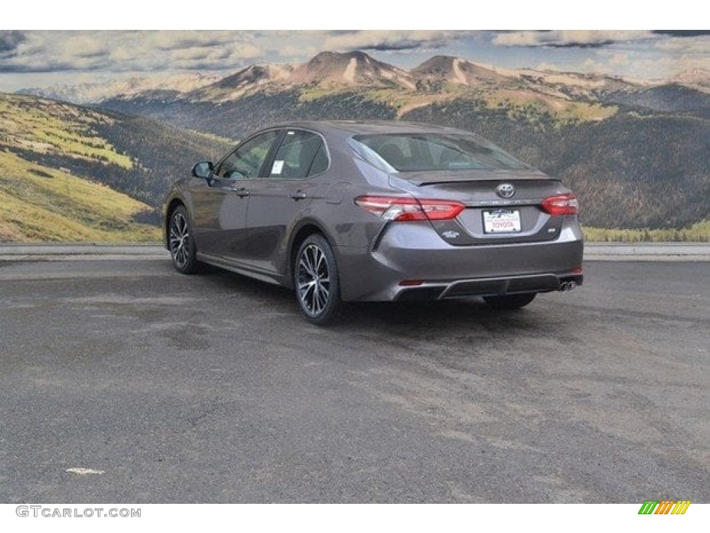 2018 Camry SE - Predawn Gray Mica / Black photo #3