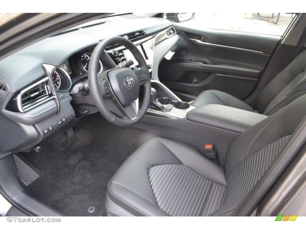 2018 Camry SE - Predawn Gray Mica / Black photo #5