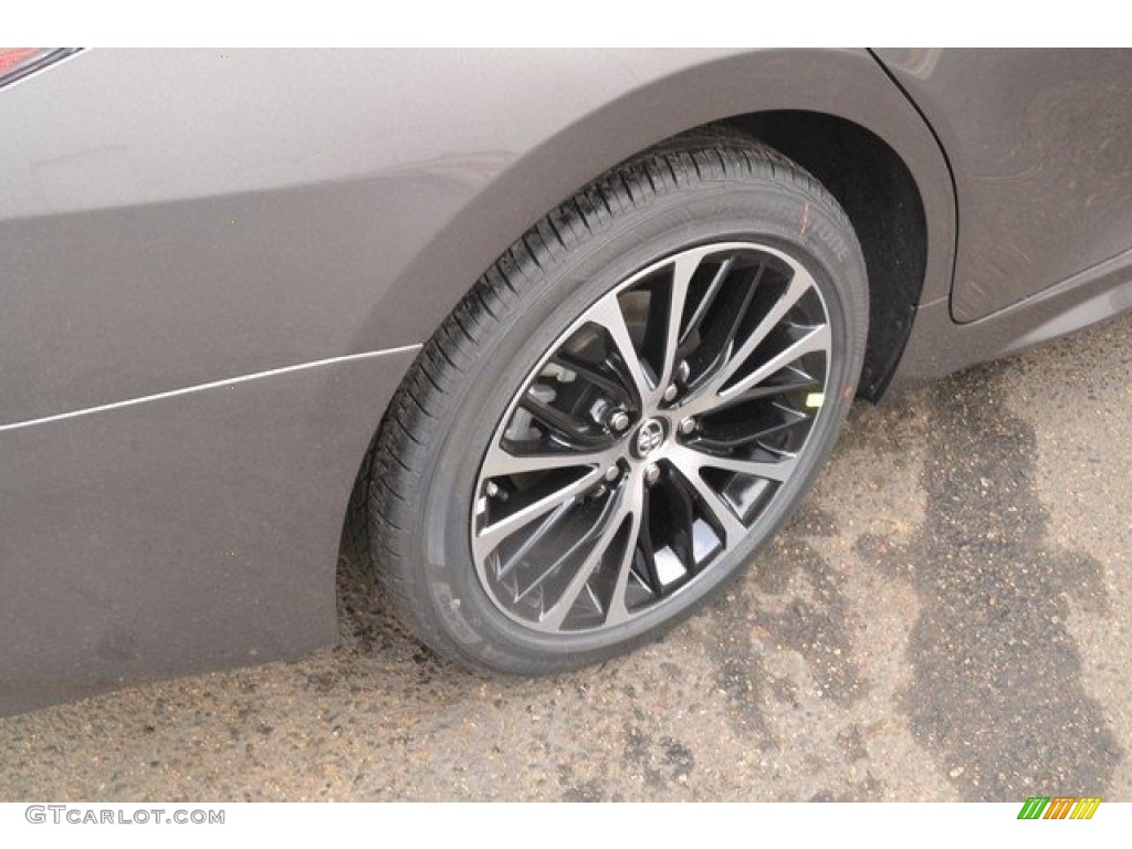 2018 Camry SE - Predawn Gray Mica / Black photo #9