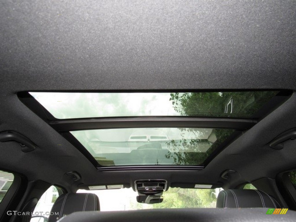 2018 Land Rover Range Rover Velar R Dynamic SE Sunroof Photo #122985690