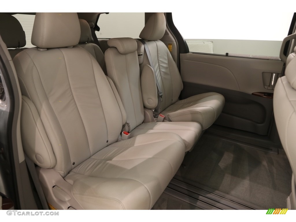 2014 Sienna XLE - Silver Sky Metallic / Light Gray photo #17