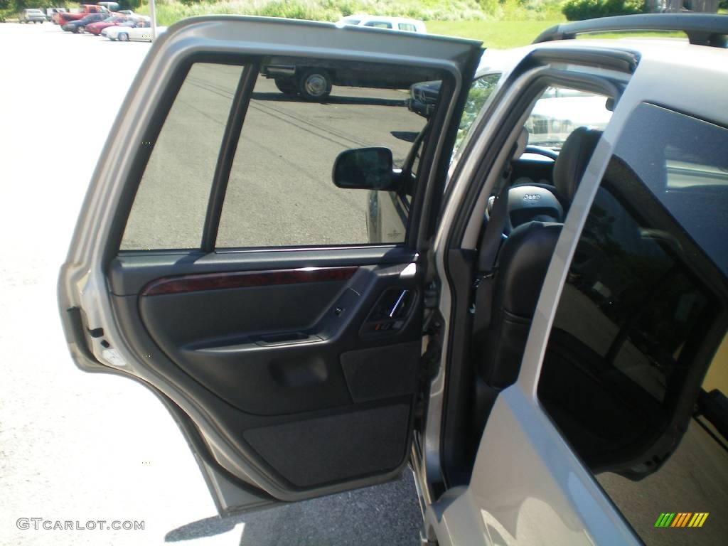 2002 Grand Cherokee Limited 4x4 - Silverstone Metallic / Dark Slate Gray photo #22