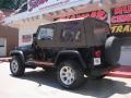 Black - Wrangler SE 4x4 Photo No. 2
