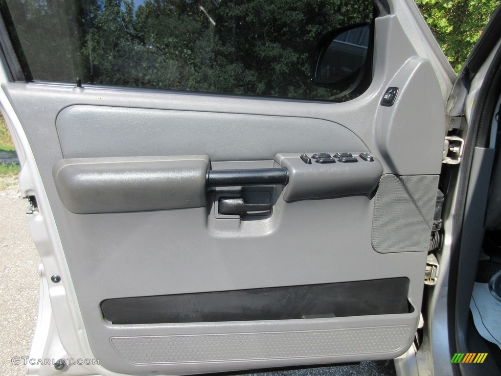2005 Explorer Sport Trac XLT 4x4 - Silver Birch Metallic / Medium Dark Flint photo #26
