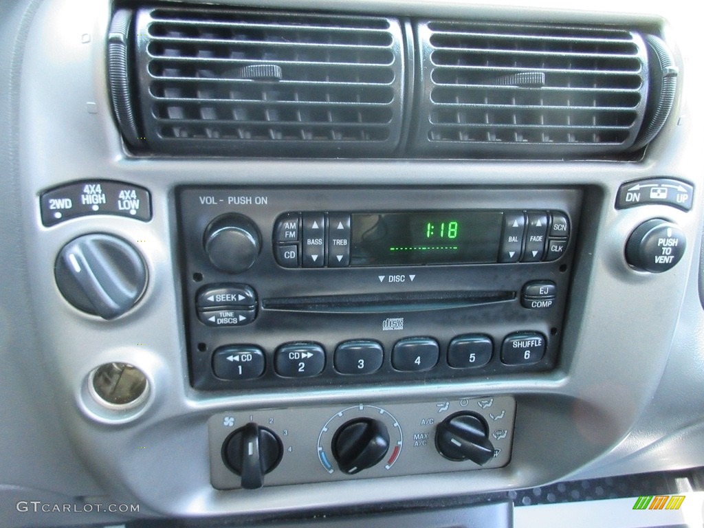 2005 Explorer Sport Trac XLT 4x4 - Silver Birch Metallic / Medium Dark Flint photo #38