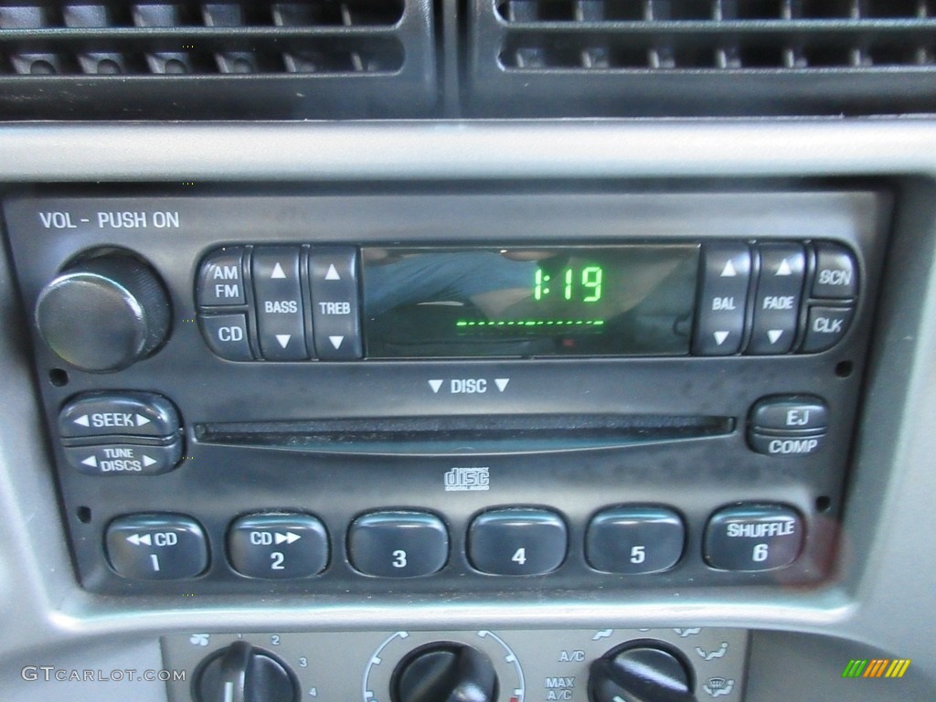 2005 Explorer Sport Trac XLT 4x4 - Silver Birch Metallic / Medium Dark Flint photo #40