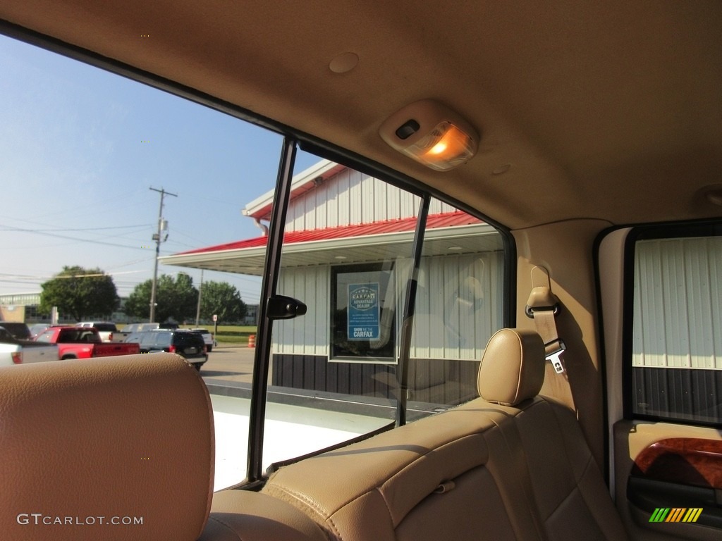 2004 F250 Super Duty Lariat Crew Cab 4x4 - Oxford White / Medium Parchment photo #20