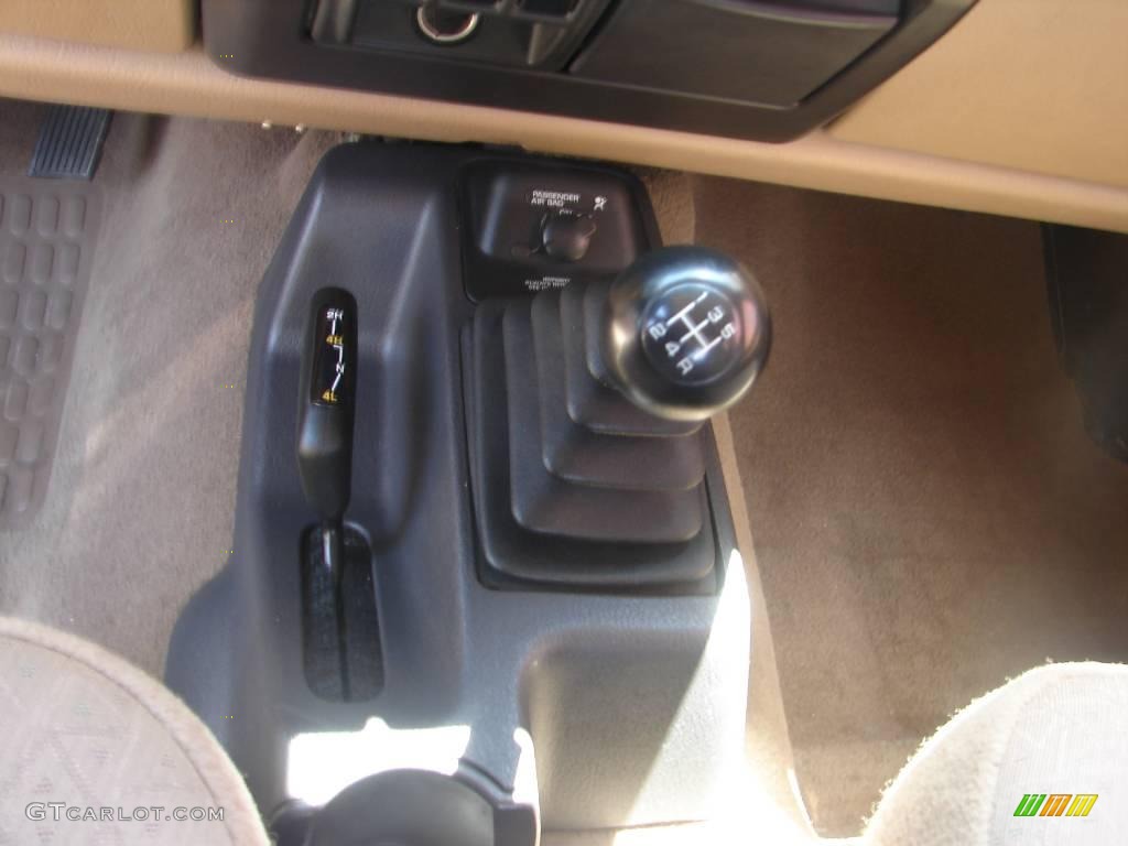 2002 Wrangler SE 4x4 - Black / Camel Beige photo #13