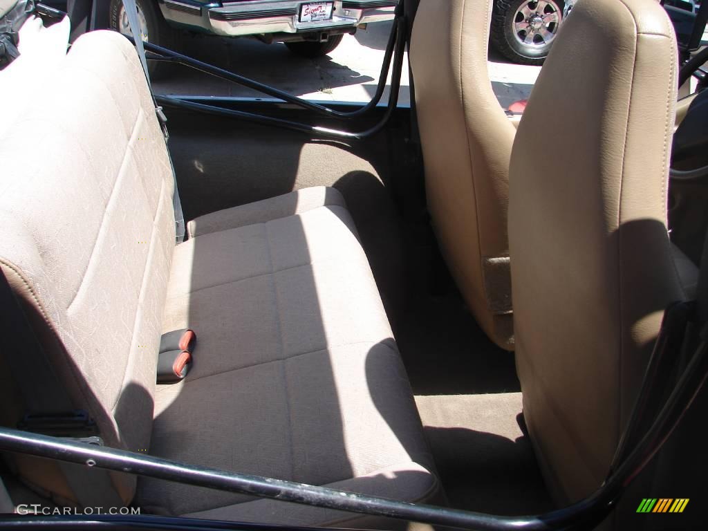 2002 Wrangler SE 4x4 - Black / Camel Beige photo #20