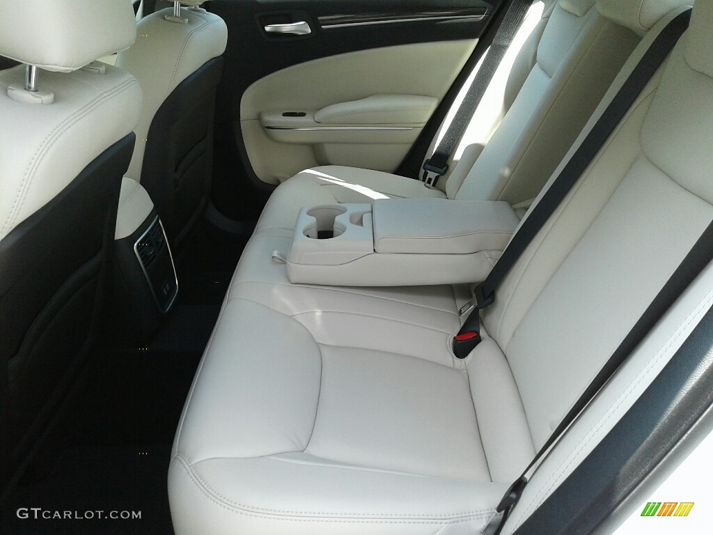 2018 Chrysler 300 Touring Rear Seat Photo #122993163